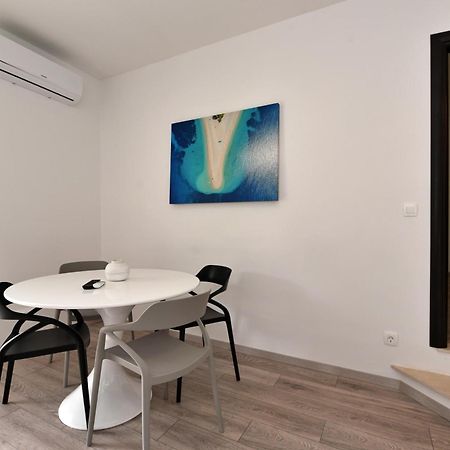 אומיס Aqua Apartments מראה חיצוני תמונה