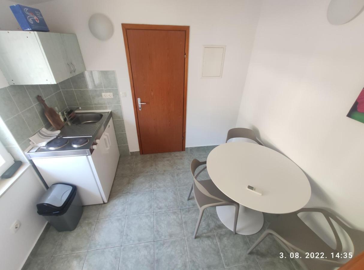 אומיס Aqua Apartments מראה חיצוני תמונה