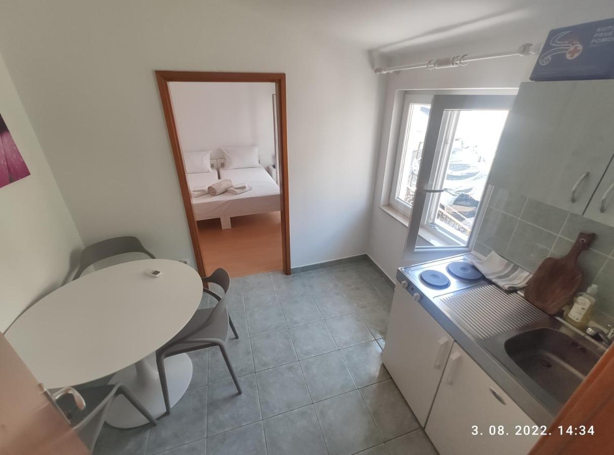 אומיס Aqua Apartments מראה חיצוני תמונה