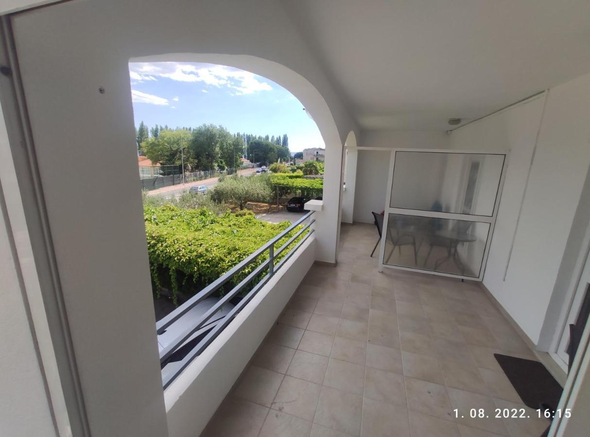 אומיס Aqua Apartments מראה חיצוני תמונה