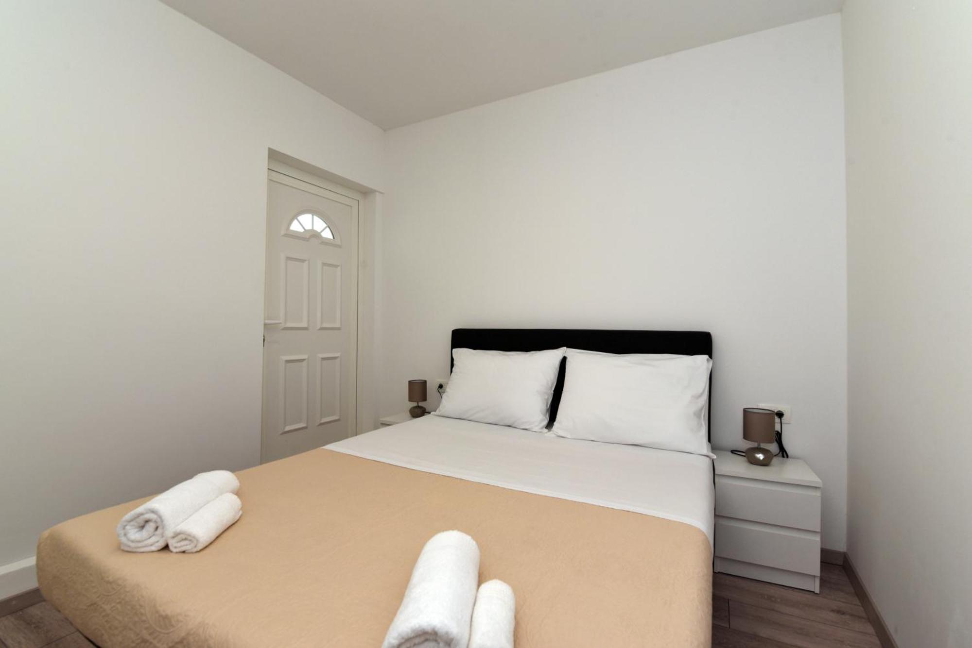 אומיס Aqua Apartments מראה חיצוני תמונה